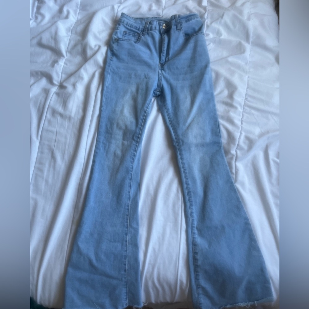 CUTE FLARED JEANS